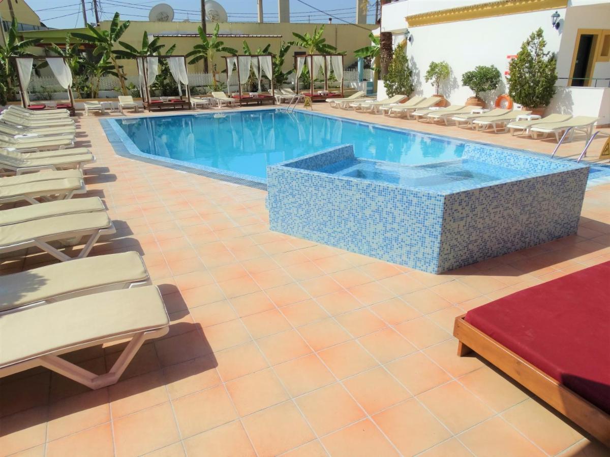 Oasis Beach Club Kavos Exterior photo