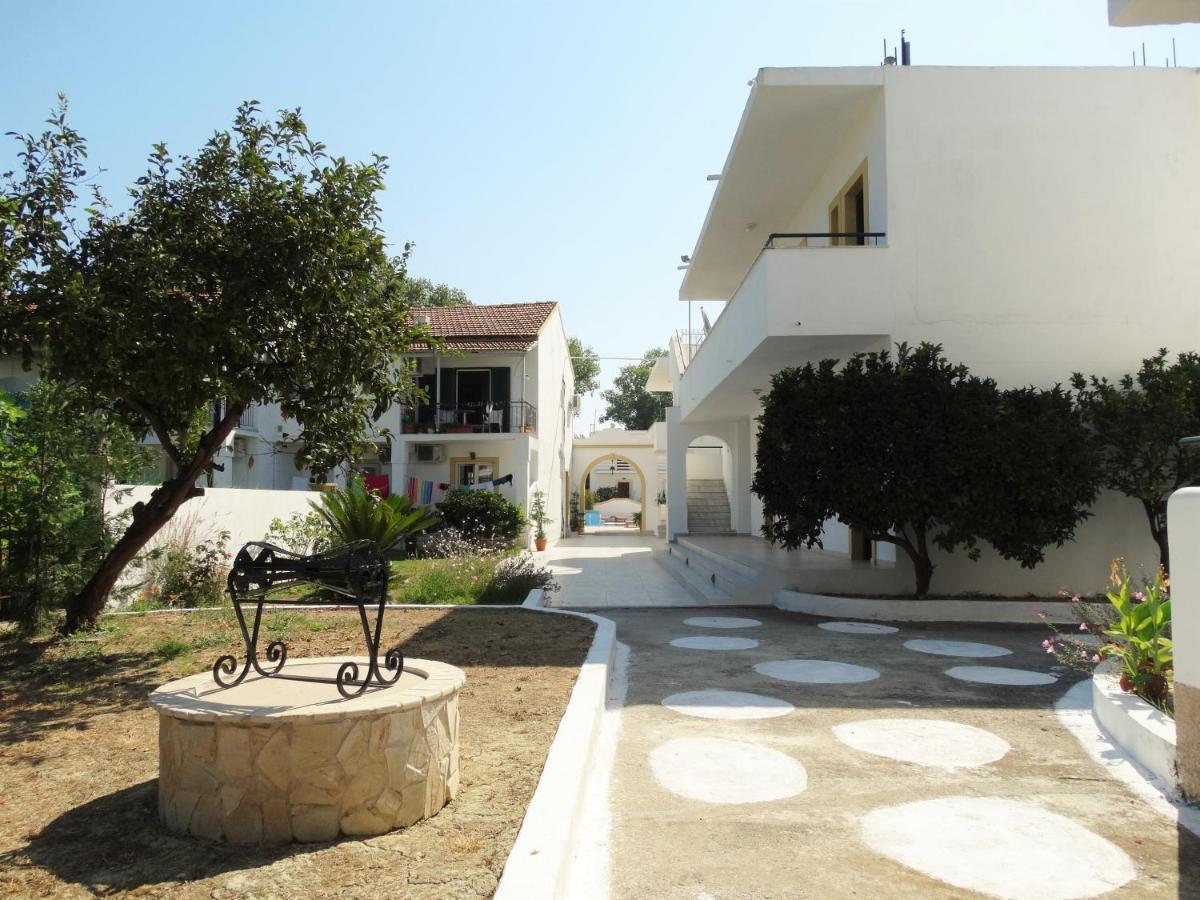 Oasis Beach Club Kavos Exterior photo