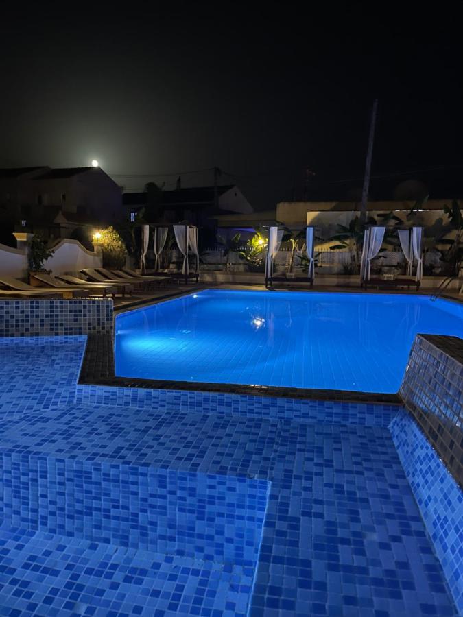 Oasis Beach Club Kavos Exterior photo