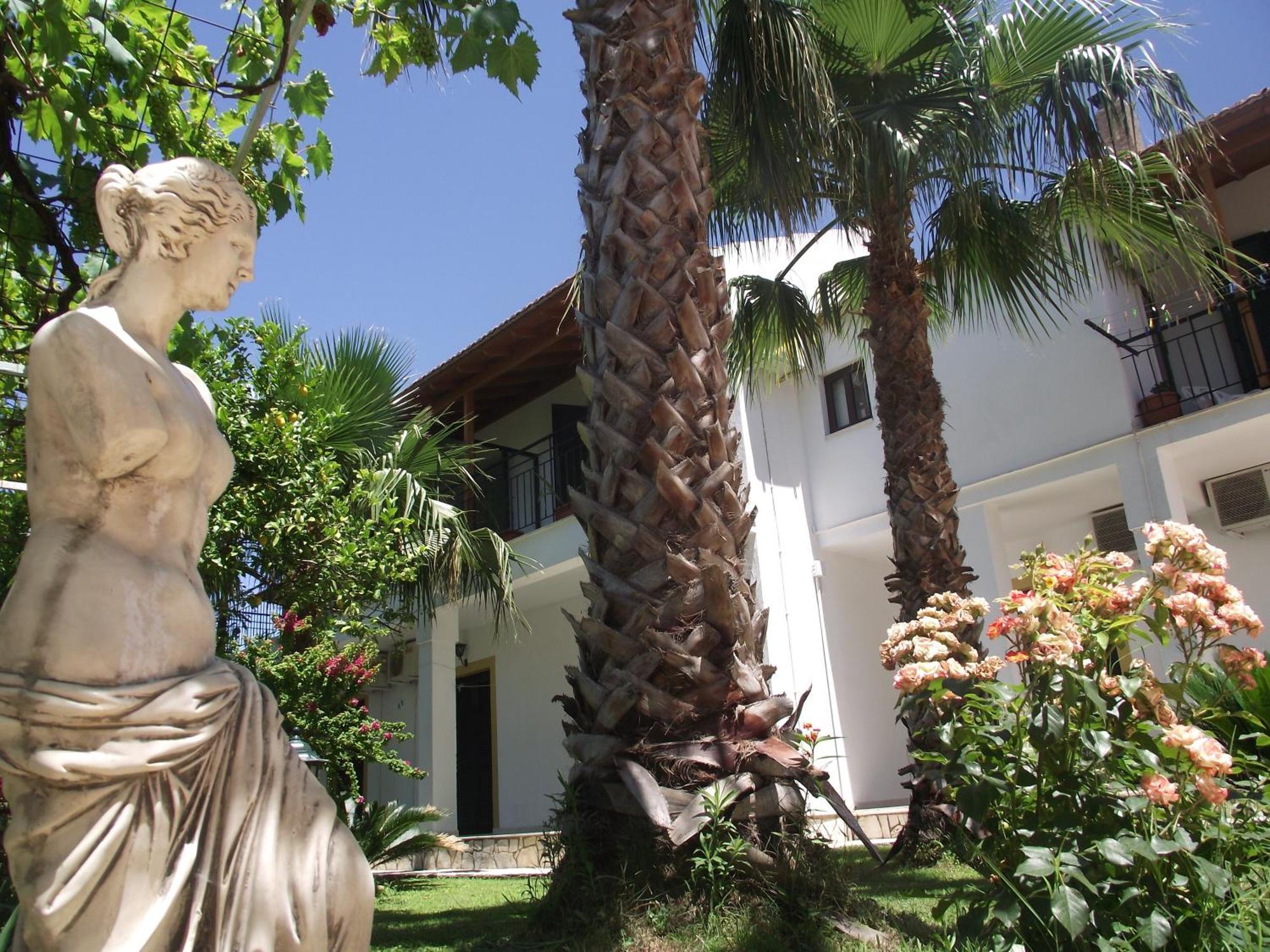 Oasis Beach Club Kavos Exterior photo